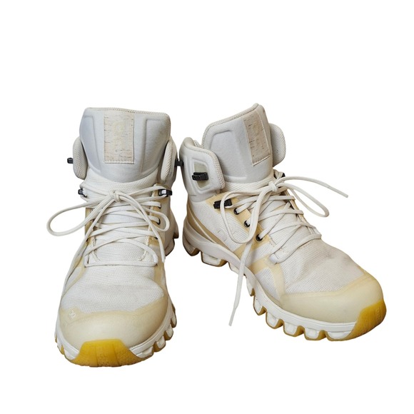 On Running Cloudrock Raw edge undyed mid hiking boots sneakers waterproof Sz 5 - Picture 1 of 10